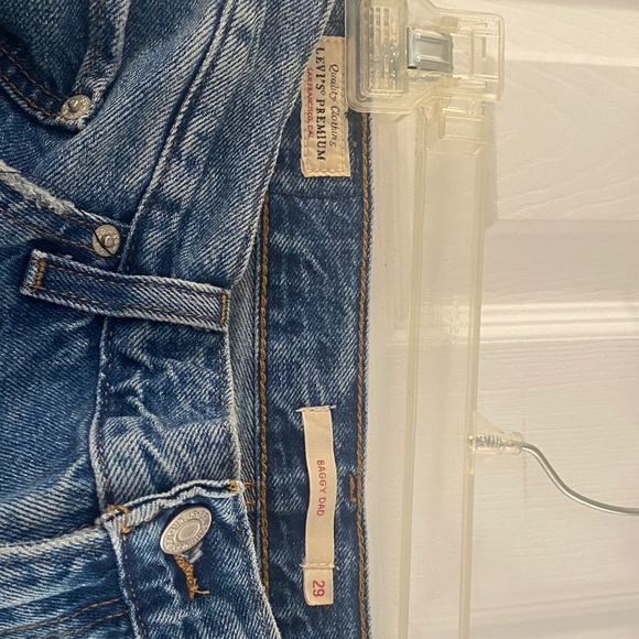 Levi's Baggy Dad Jeans in Medium Blue Wash - Picture 4 of 9